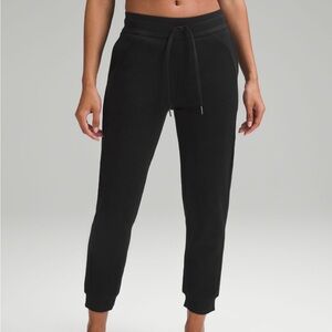 Lululemon Scuba High Rise Jogger 7/8 length - Size 6